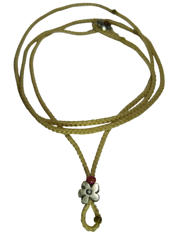 thin cord necklace (multi jewelry) on cream with 🌼