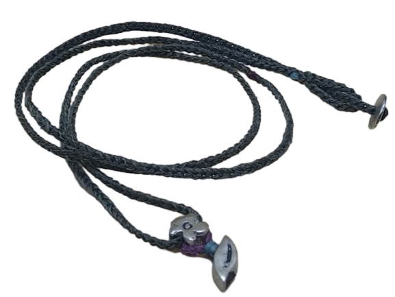 thin cord necklace (multi jewelry) on khaki with 🌼 & 🍃