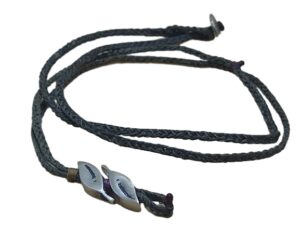 thin cord necklace (multi jewelry) on khaki with 🍃🍃