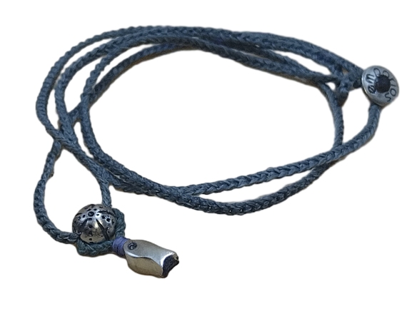 thin cord necklace (multi jewelry) on gray blue with sea urchin & 🐟