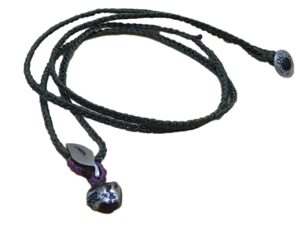 thin cord necklace (multi jewelry) on khaki with silver stone & 🍃