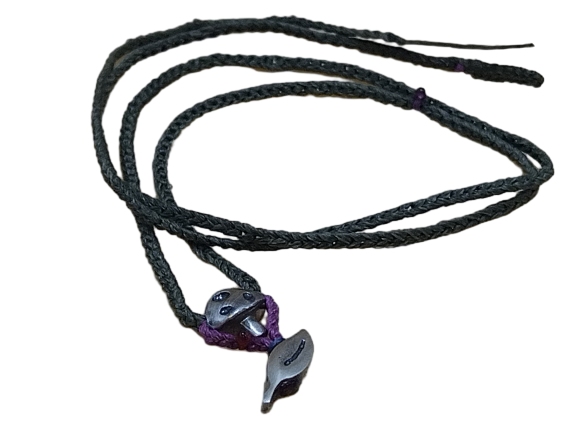 thin cord necklace (multi jewelry) on khaki with 🍄 & 🍃